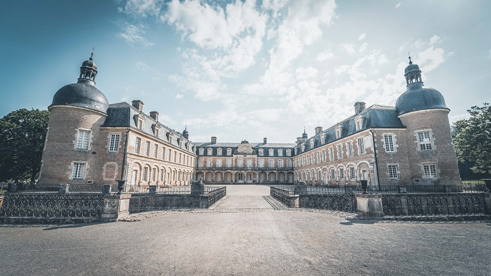 Visite guidée : Trois siècles d'histoire au château de Pierre-de-Bresse