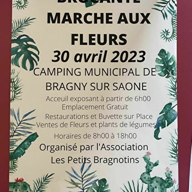 Brocante et marché aux fleurs